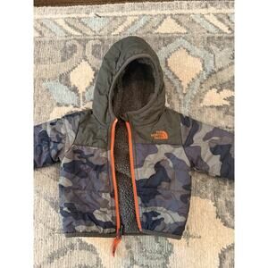 The North Face Infant Reversible Mount Chimborazo Hoodie Camo Toddler 6-12 Month